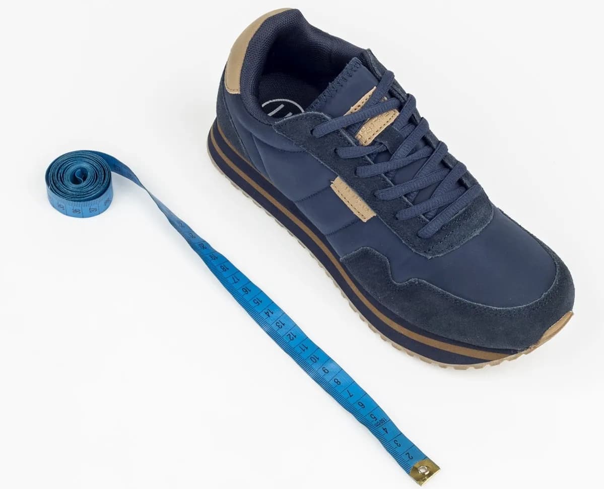 43 jaki to rozmiar buta? Sprawdź, by uniknąć nietrafionych zakupów