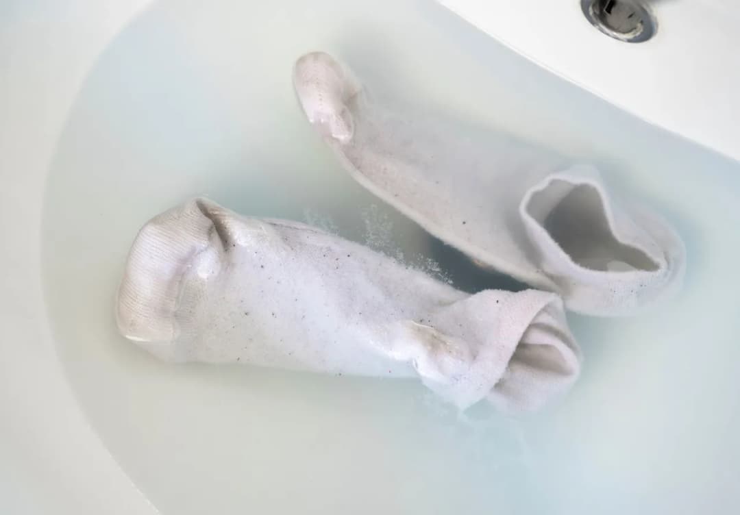 Jak wygotować skarpetki w garnku – humorystyczne podejście do mody