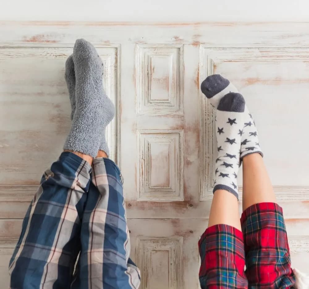 Skarpetki bawełniane czy bambusowe: co wybrać dla komfortu i trwałości?