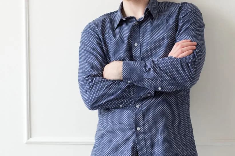 Jaki krawat do koszuli w kropki: unikaj faux pas modowych