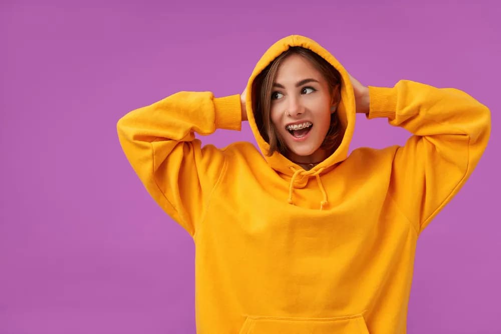 Dlaczego dziewczyny chcą bluzy – emocjonalne powody tego zjawiska