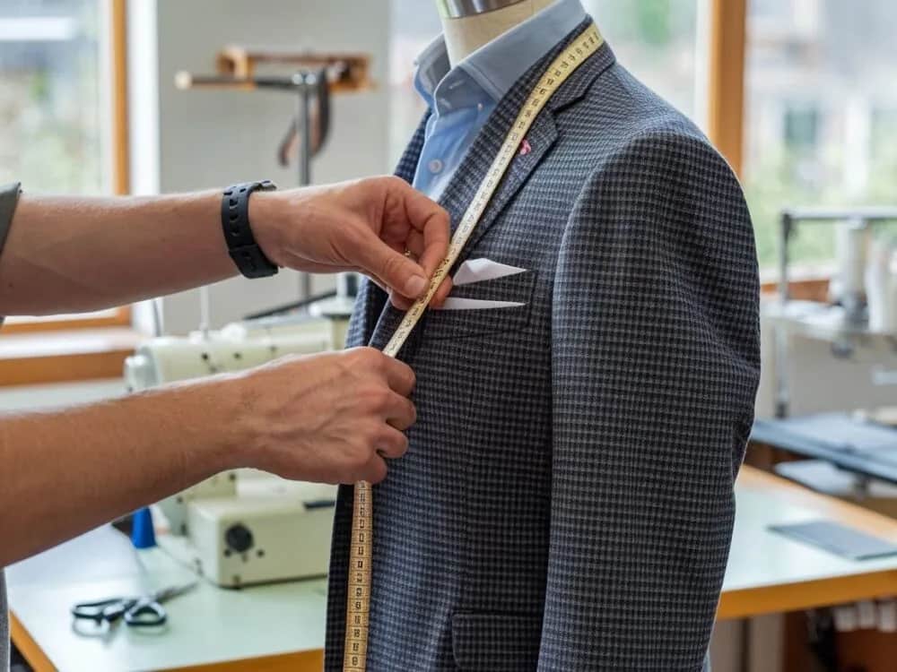 Jak mierzyć marynarkę damską, aby uniknąć błędnego rozmiaru?